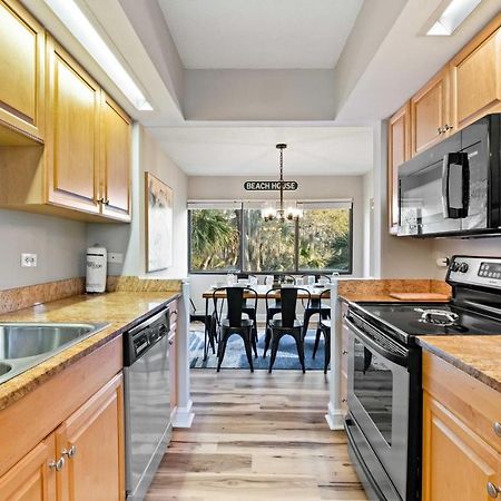 Coastal Oasis With Pool - Walk To Coligny Beach Park Hilton Head Island Ngoại thất bức ảnh