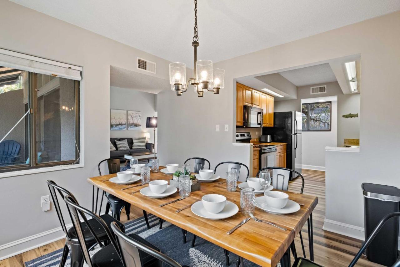 Coastal Oasis With Pool - Walk To Coligny Beach Park Hilton Head Island Ngoại thất bức ảnh